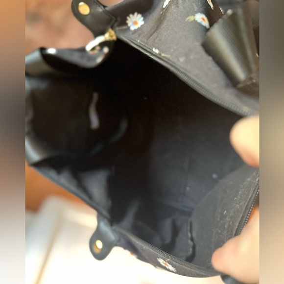 Women’s Daisy Black weekend Duffel Bag - Picture 3 of 8